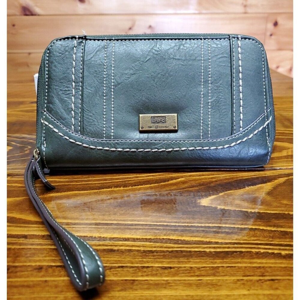 Boc Born Womens Hunter green Wallet Bag Logo 7.5" x 4" Faux Leather